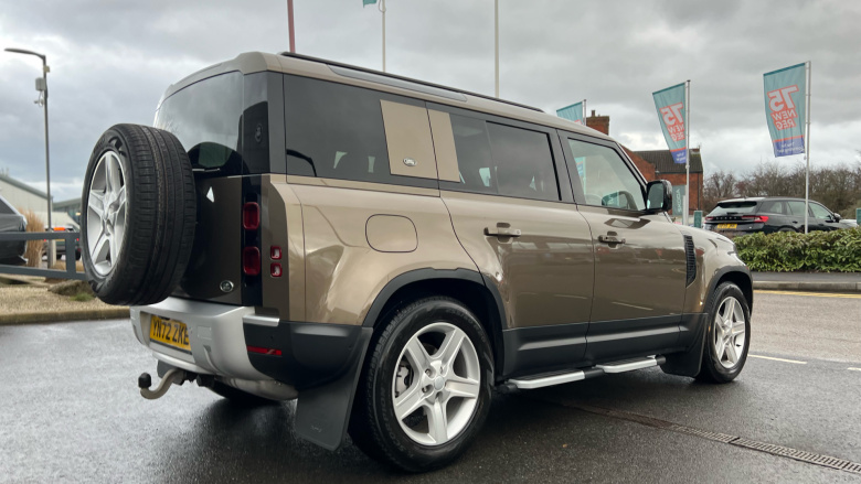 Land Rover Defender 3.0 D250 SE 110 5dr Auto Diesel Estate